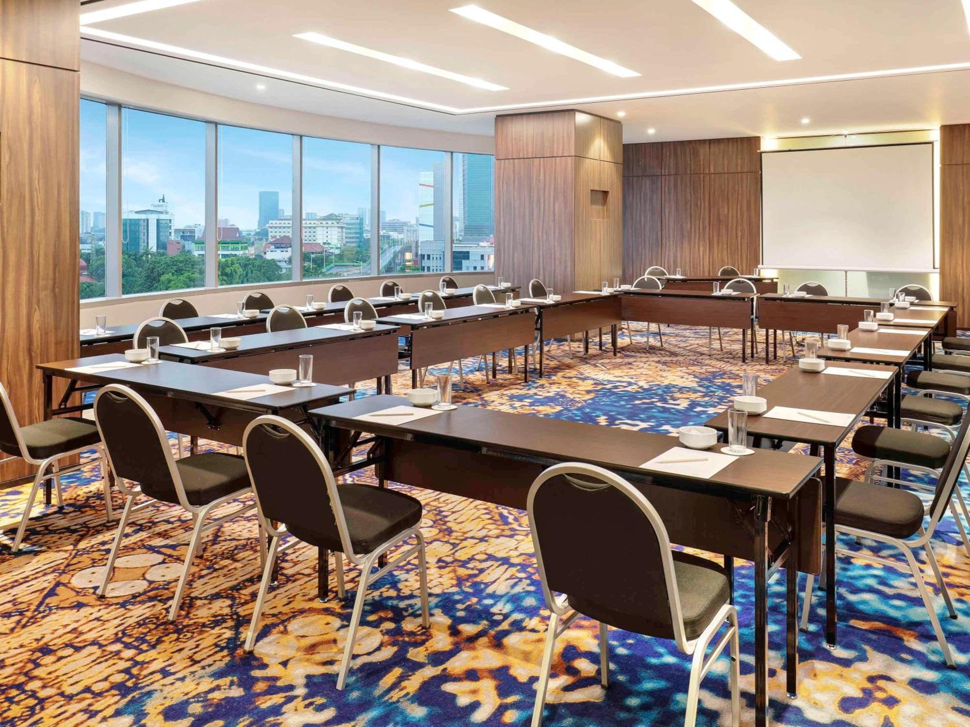 Hotel Mercure Gatot Subroto
